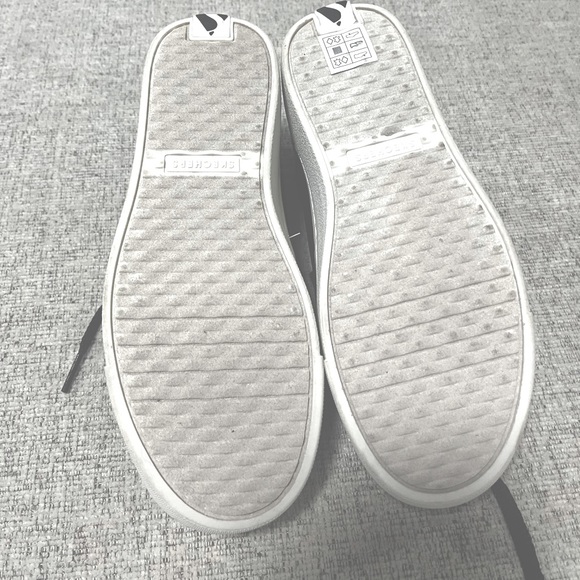 Skechers runner with slight wedge - Picture 2 of 7